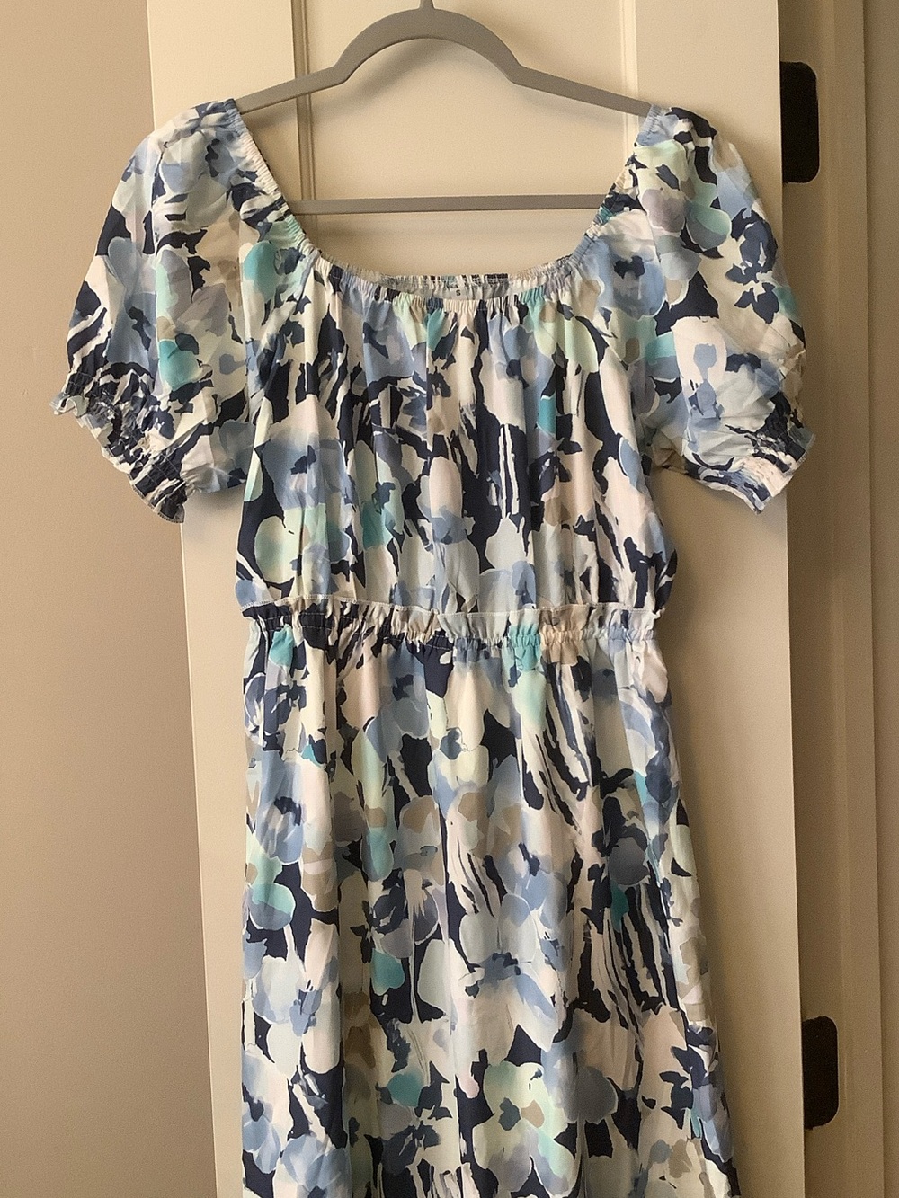 Floral Blue Puff-Sleeve Maxi Dress - Picture 2 of 9